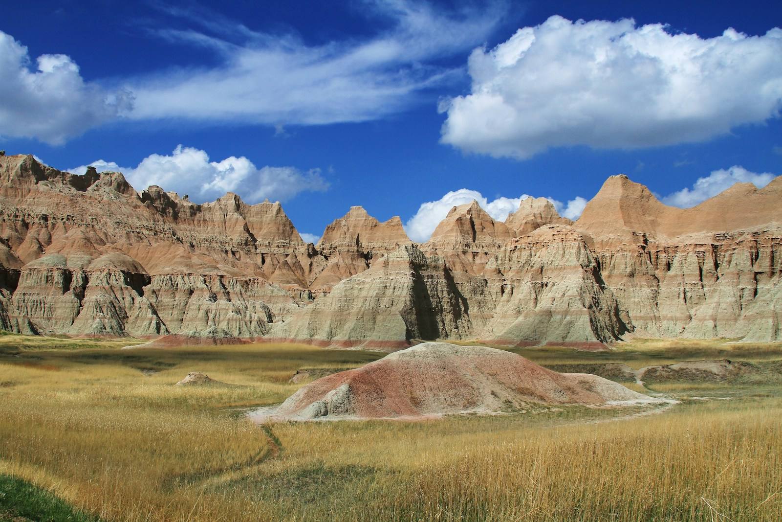 Layered rock formations of the Badlands National Park, South Dakota, USA