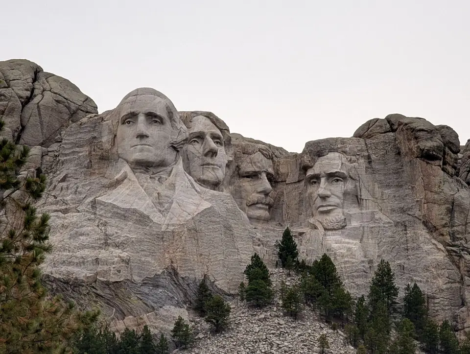 The carved faces of Washington, Jefferson, Theodore Roosevelt and Lincoln